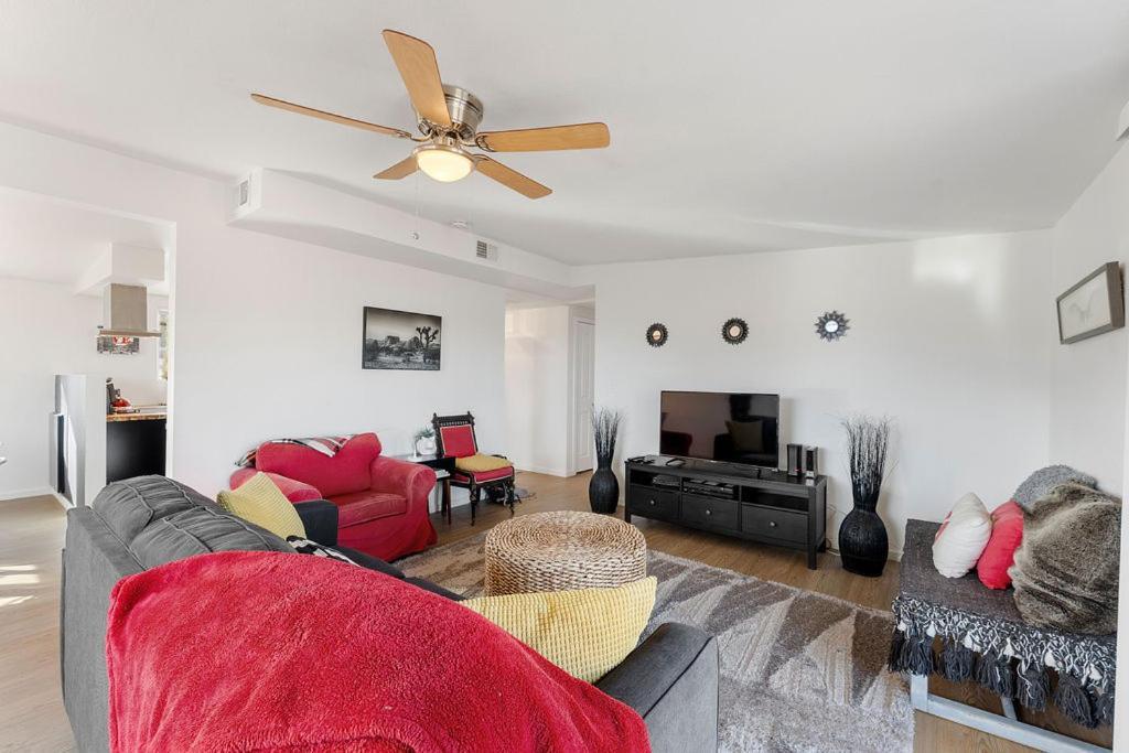 Cozy Stylish Home In The Heart Of Jt Village Joshua Tree Ngoại thất bức ảnh
